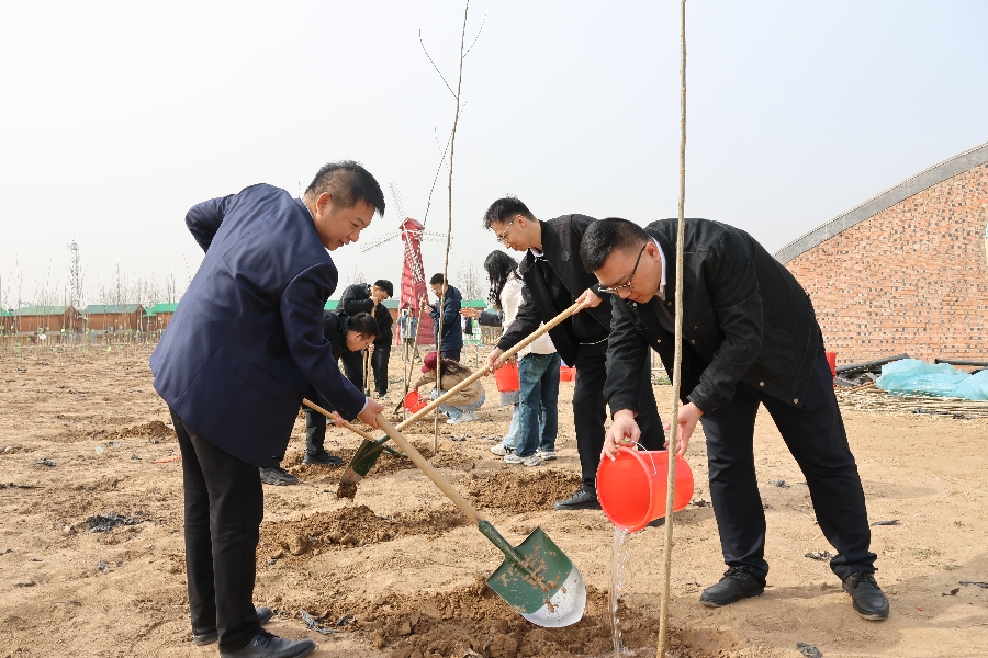 1748329040837439.jpg 植樹2_副本.jpg