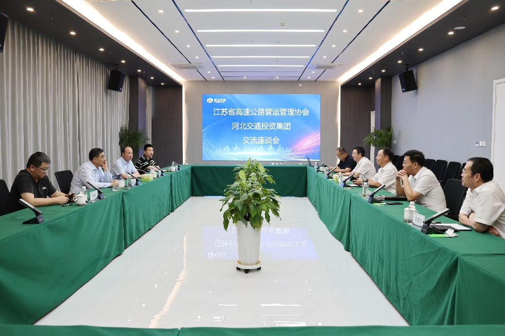 1750416678400428.jpg 集團領(lǐng)導(dǎo)_副本_副本.jpg